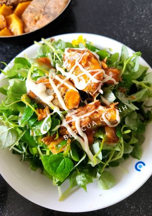 Hình của món Rau càng cua trộn cá hộp.