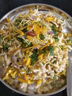 ओली भेळ (oli bhel recipe in marathi) रेसिपी चे मुख्य फोटो