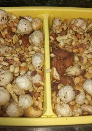 A picture of Falahari dryfruits namkeen.