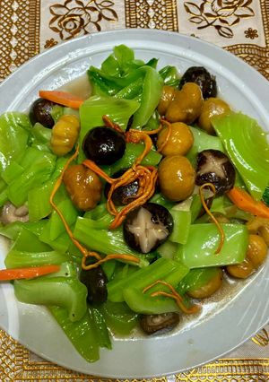 栗子香菇燴刈菜（素） 的食譜成品照片