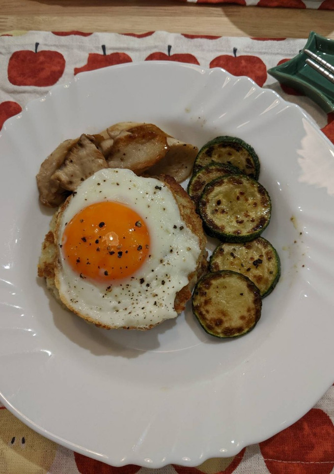 煎節瓜&IKEA馬鈴薯餅早餐 的食譜成品照片