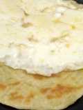 Roti Canai dengan  Telur Goreng Mozarella