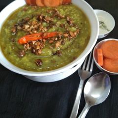 A picture of Dal_palak khichdi.
