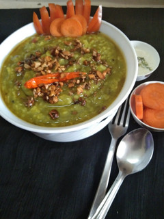 A picture of Dal_palak khichdi.