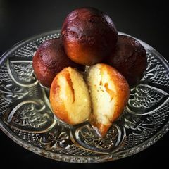 A picture of Gulab Jamun using Milk Powder.