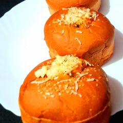 A picture of Cheese & Veggie Stuffed Bunny Chow.