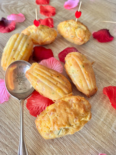 Une photo de Madeleines cheddar bacon cœur fondant fromage pour la saint Valentin