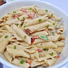 A picture of White Sauce Pasta.