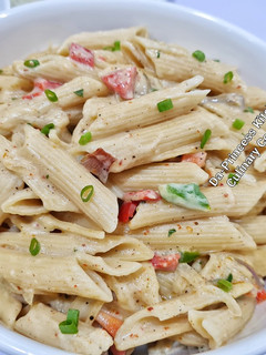 A picture of White Sauce Pasta.