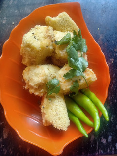 ढोकला (dhokla recipe in Hindi) रेसिपी मुख्य फोटो