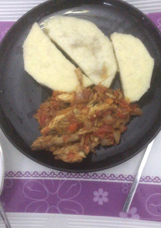 A picture of Boiled yam with local sauce.