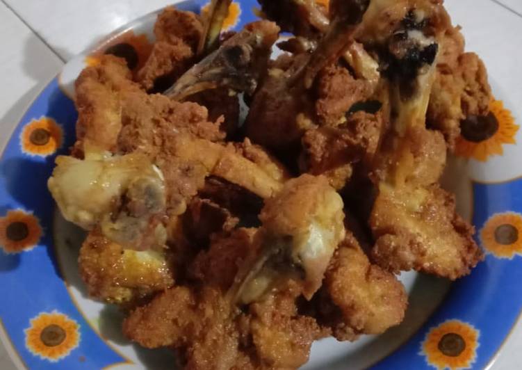 "Ayam goreng gurih👍👍👍😘😘😍😍😋😋😋💯💯"