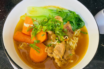 Resep Resep Mie daging sapi semur kecap (Chinese food ala Taiwan) Sederhana Dan Enak