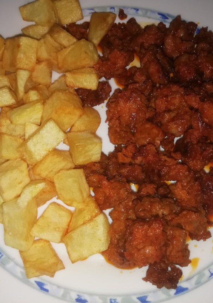 Una foto de Picadillo de cerdo con patatas