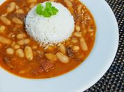 Una foto de potaje frijol