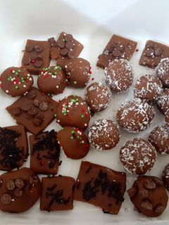 ચોકલેટ(Chocolate recipe in gujarati) રેસીપી મુખ્ય ફોટો