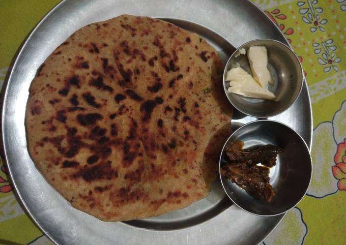 Stuffed lachha aloo paratha