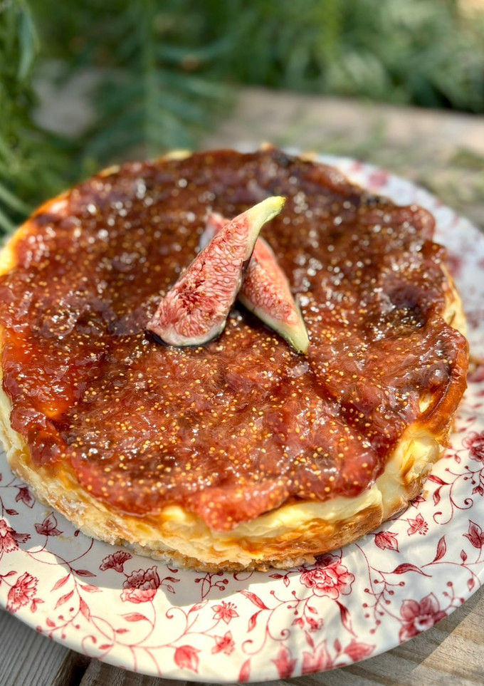 Una foto de Tarta de queso con brevas