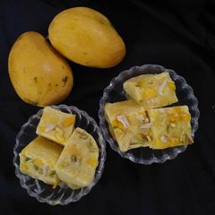 A picture of Mango Kulfi.