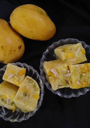A picture of Mango Kulfi.