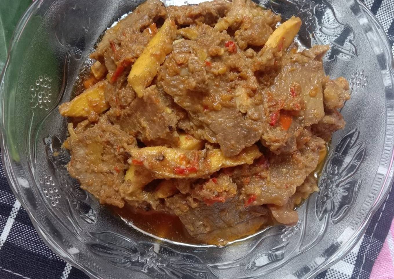 037. Darat Kuning Pedas ala Rendang (daging dan urat sapi)