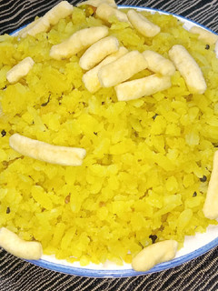 गाठिया पोहा (Gathiya poha recipe in Hindi) रेसिपी मुख्य फोटो