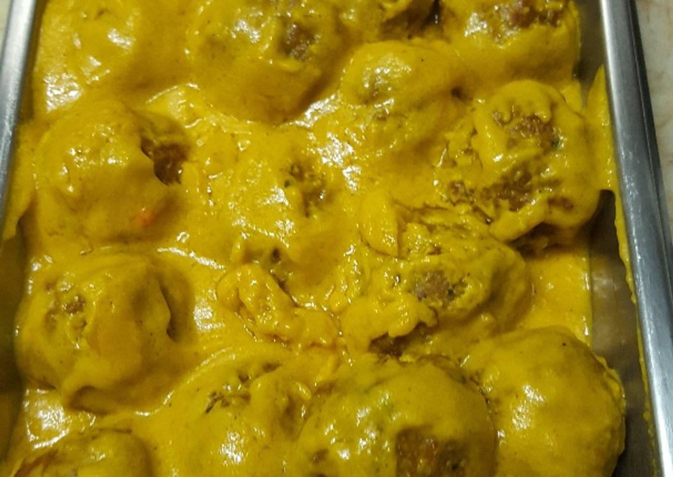 Albóndigas en salsa de almendras