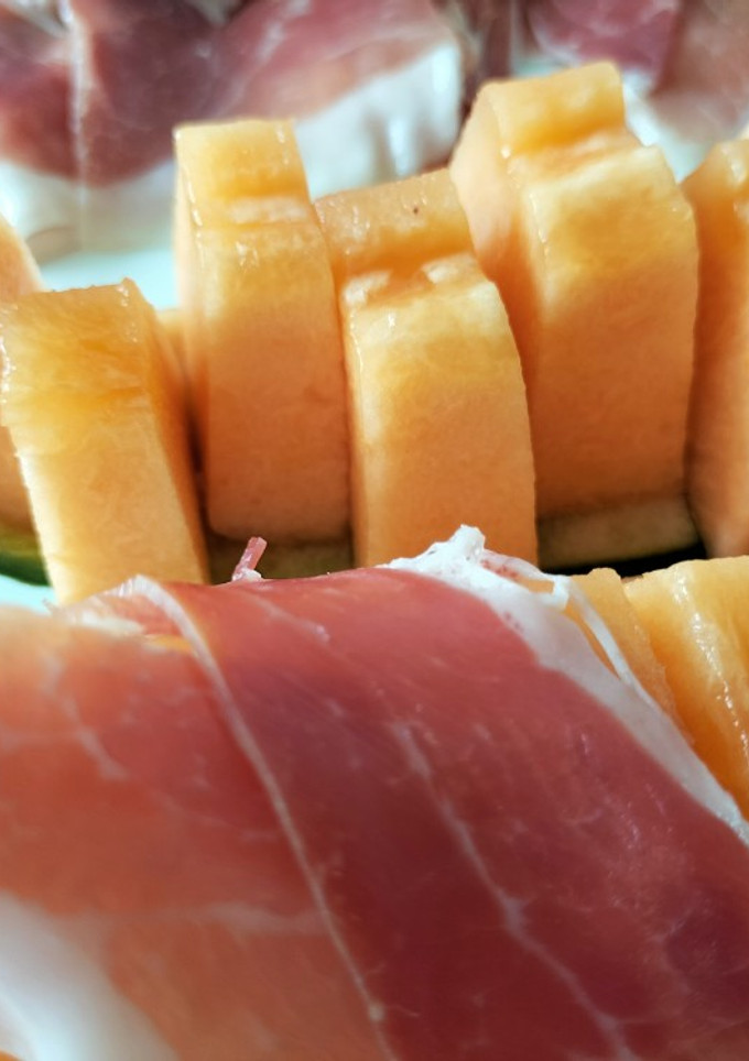 Una foto de Melón con jamón