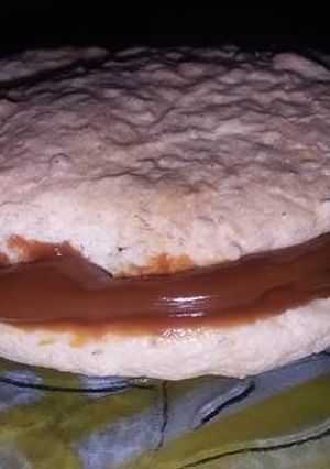 Una foto de Alfajor de maicena fácil y rico