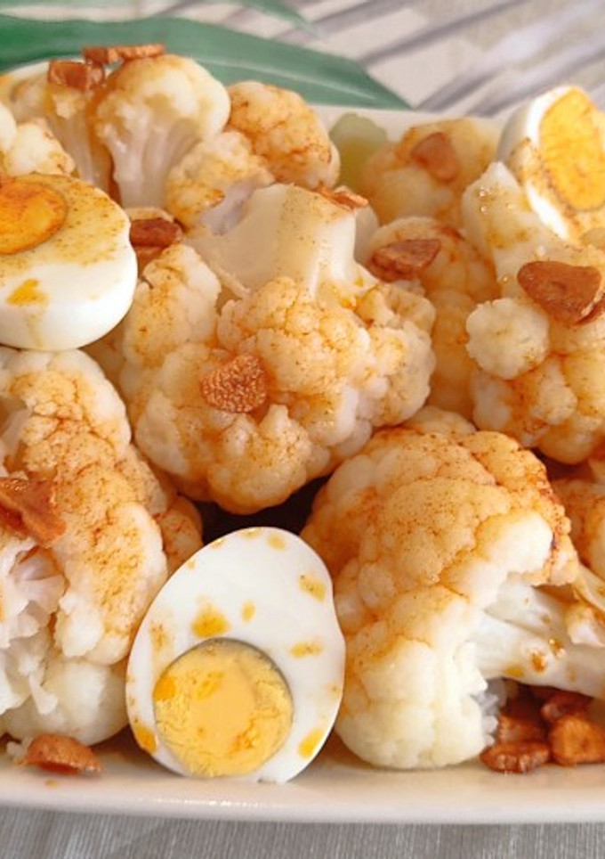 Una foto de Coliflor a la gallega con huevo cocido