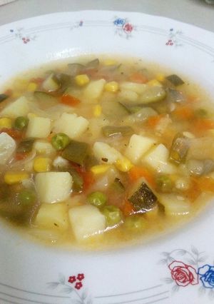 Una foto de Sopa de verduras a mi manera