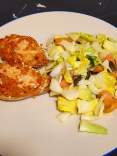 Una foto de Patatas asadas rellenas con sobras