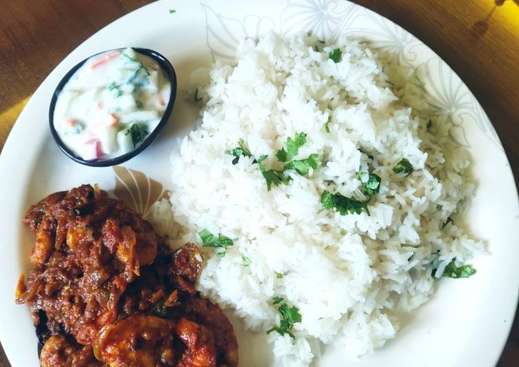 Steam rice with prawns masala
