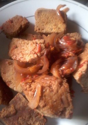 A picture of Soya Beans Cake (Locally called Awara).