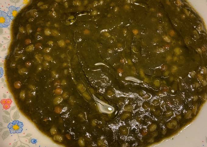 Come a Preparare Fatto in casa Zuppa di spinaci, lenticchie e orzo