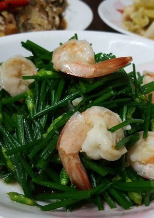 รูปของ ผัดดอกไม้กวาด (แก่ๆ เด็ดทิ้ง) 😁 #กินผักรักสุขภาพ4