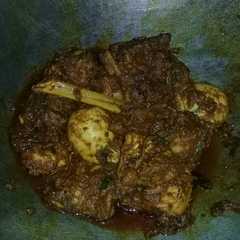 A picture of Rendang Ayam Telor.