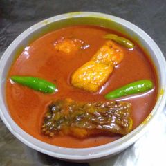 A picture of Doi  rui(rohu curd curry).