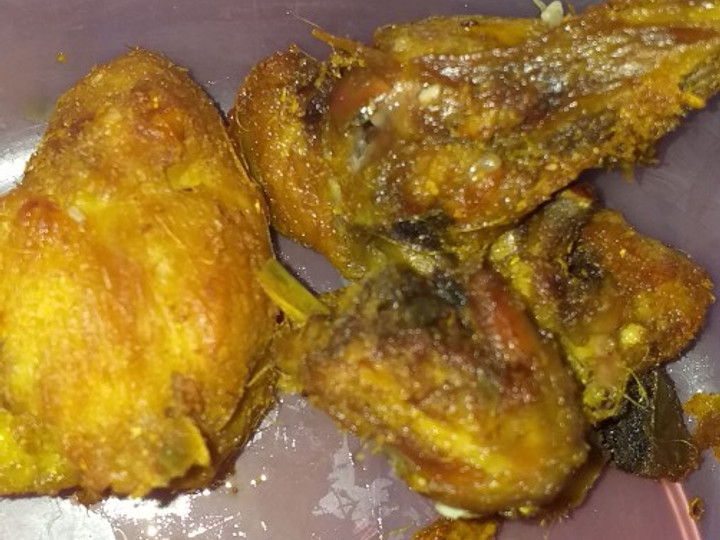 Langkah Mudah untuk Menyiapkan Ayam goreng ungkep bumbu rempah Ekonomis Untuk Dijual