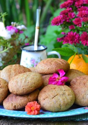 Una foto de Galletitas integrales con pulpa de mandarina y miel🍯