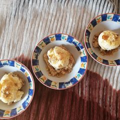 A picture of Pineapple crisp.