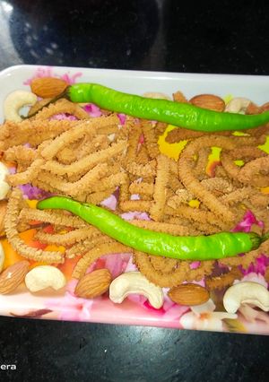 तमिलनाडु विशेष काजू बादाम मुरुक्कू रेसिपी मुख्य फोटो