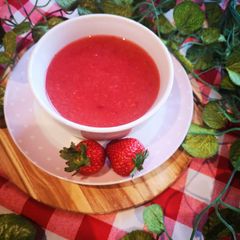 A picture of Strawberry sauce.