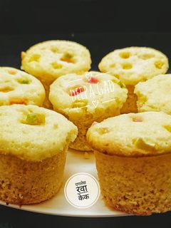 एग्गलेस रवा कप केक (eggless rava cupcake recipe in marathi) रेसिपी चे मुख्य फोटो