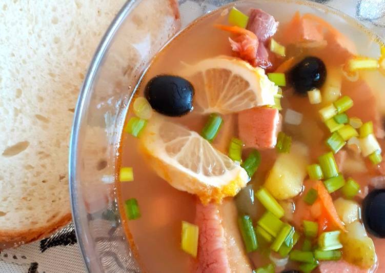 Суп солянка на копченых ребрах🍲🥓