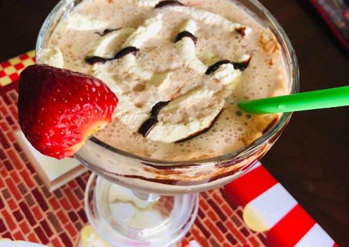 Ragi chocolate milkshake || Fingermillet chocolate smoothie recipe recipe main photo