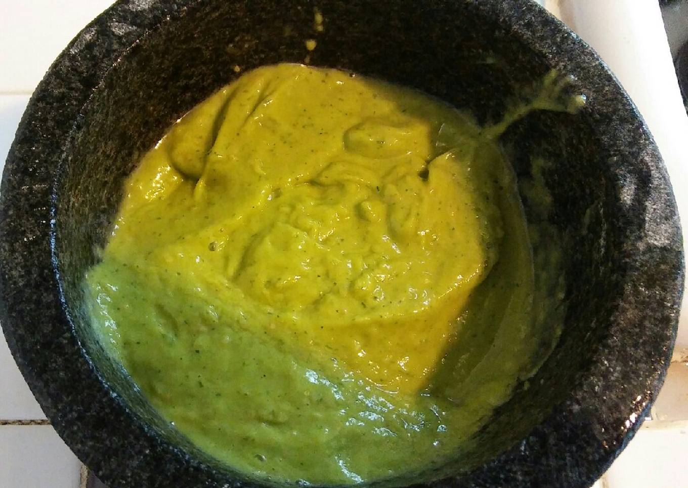 Salsa de tomatillo con aguacate.. para tacos