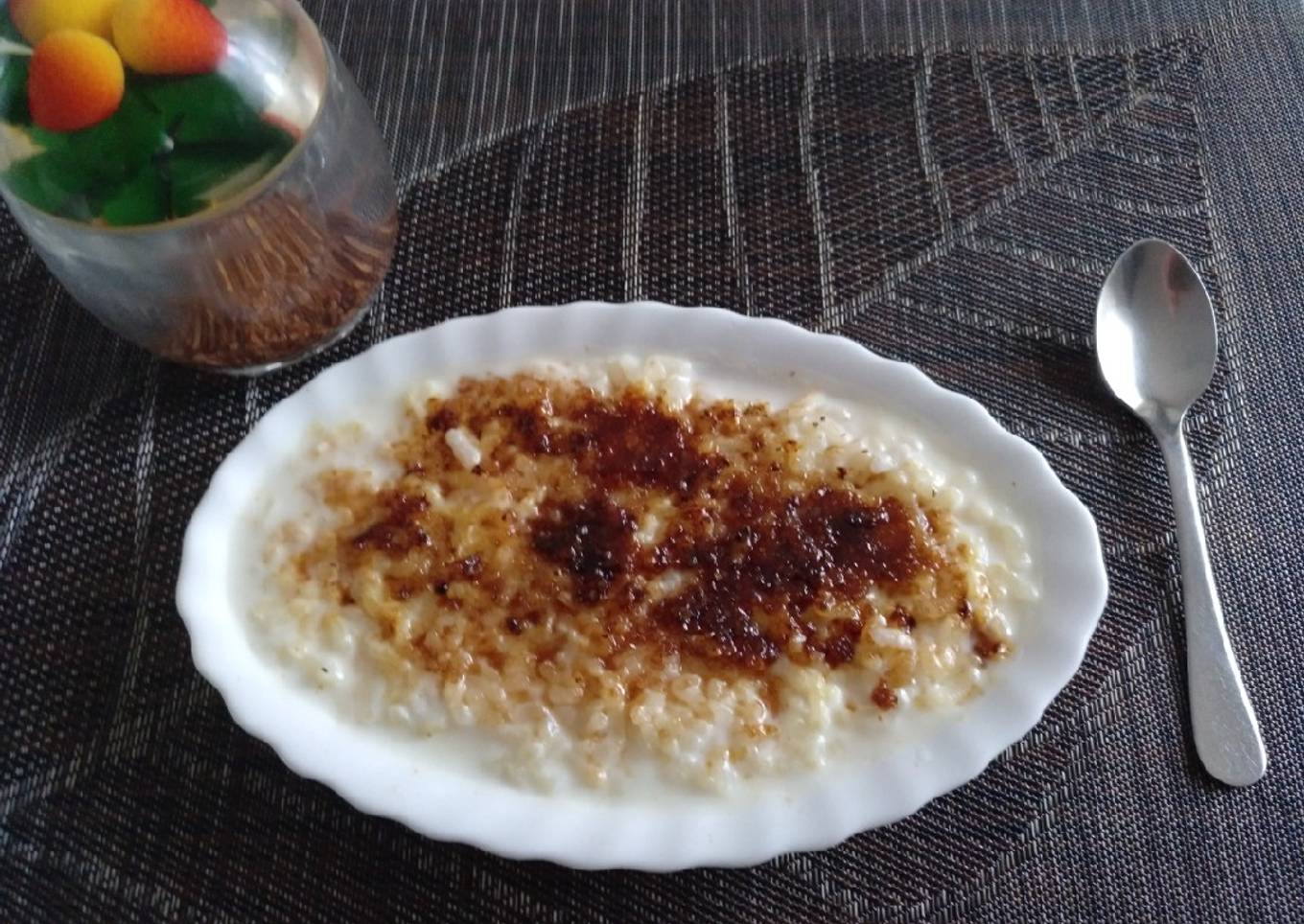 Arroz con leche con azúcar quemada