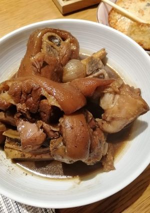 A picture of Pork Adobo.
