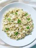 Insalata di cereali alle erbe aromatiche e limone